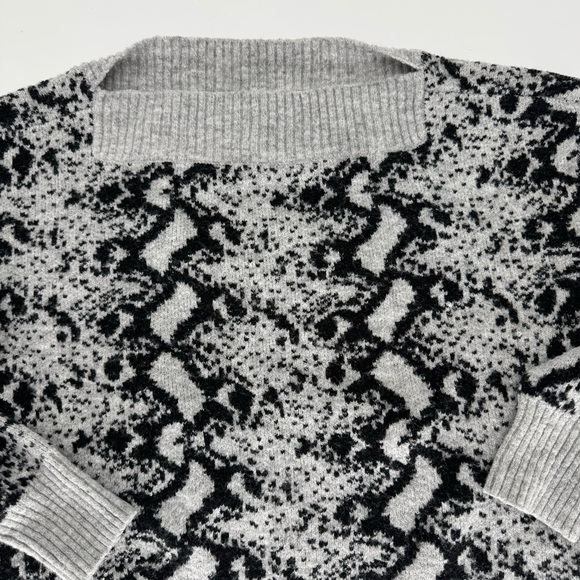 Peyton Primrose Gray & Black Animal Print Sweater XL - Picture 3 of 4
